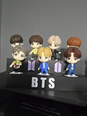 13 TINY TAN + Displays
